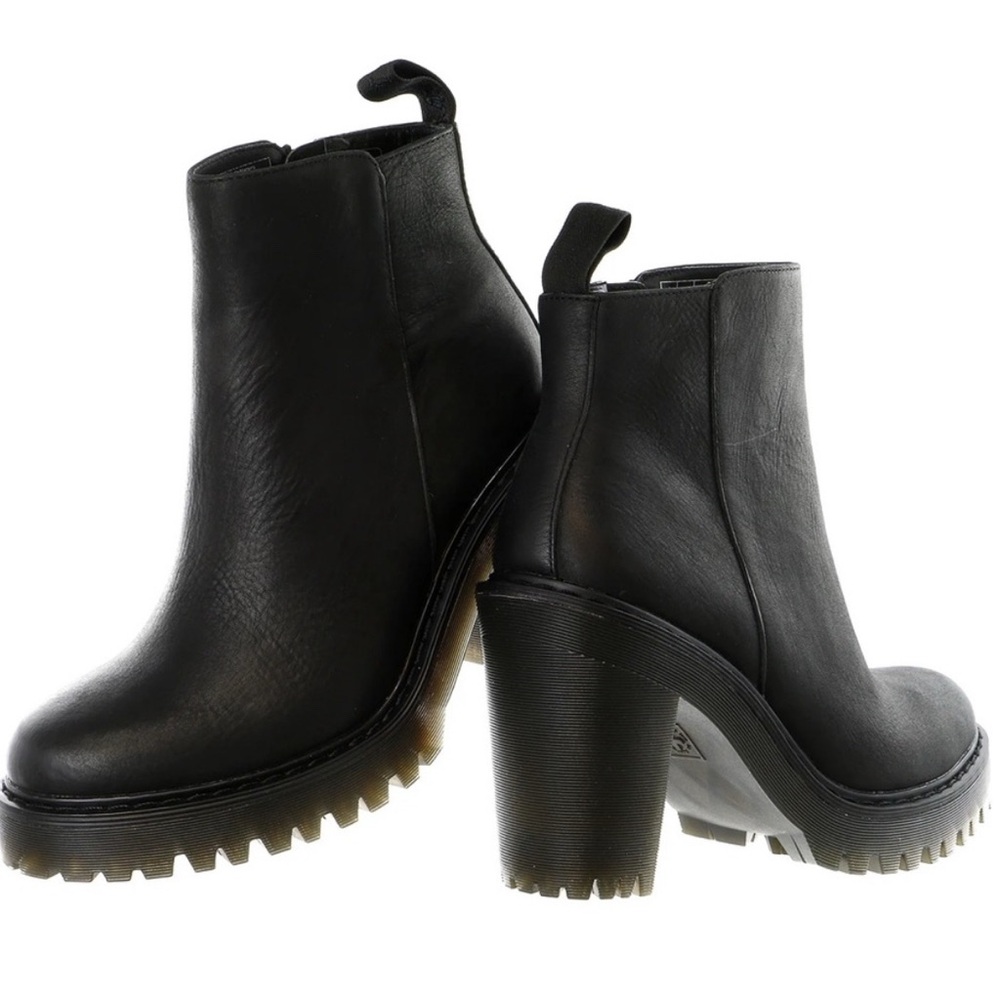 Dr Martens Magdalena Leather Heeled Chelsea Boot
